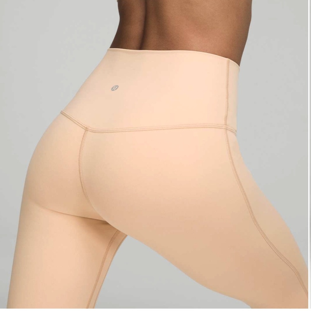 Lululemon Align High-Rise leggings
Contour NWT
